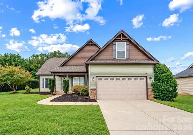 Photo 1 of Single family home for sale at 9 Saffron Way, Taylors, SC 29687 | MLS# 4428987 | Listing updated on 2026-09-28