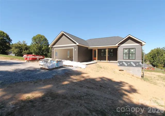 Single family home for sale at 86 Whiskey River Run, Hendersonville, NC 28792 | MLS# 4428995