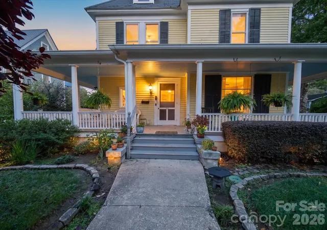 Photo 3 of Sale Pending at 226 S Ellis St, Salisbury, NC 28144 | MLS# 4428996 | Listing updated on 2026-10-01
