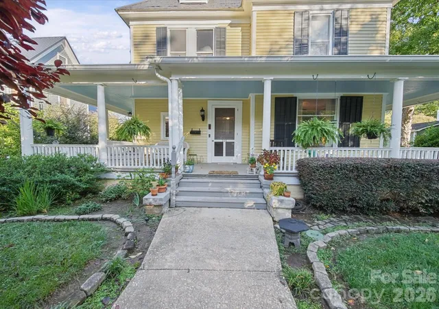 Photo 4 of Sale Pending at 226 S Ellis St, Salisbury, NC 28144 | MLS# 4428996 | Listing updated on 2026-10-01