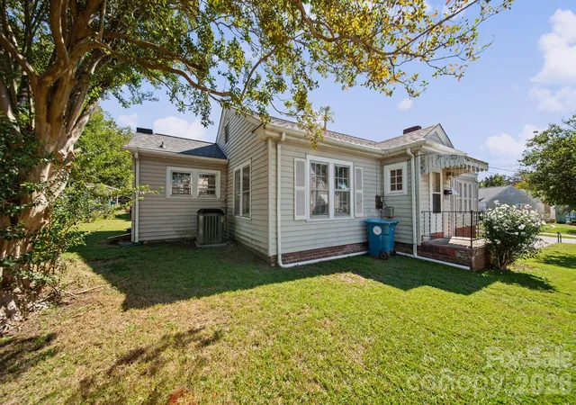 Photo 1 of Single family home for sale at 402 Heilig Ave, Salisbury, NC 28144 | MLS# 4429001 | Listing updated on 2026-09-30
