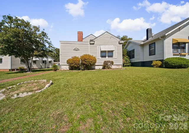 Photo 3 of Single family home for sale at 402 Heilig Ave, Salisbury, NC 28144 | MLS# 4429001 | Listing updated on 2026-09-30