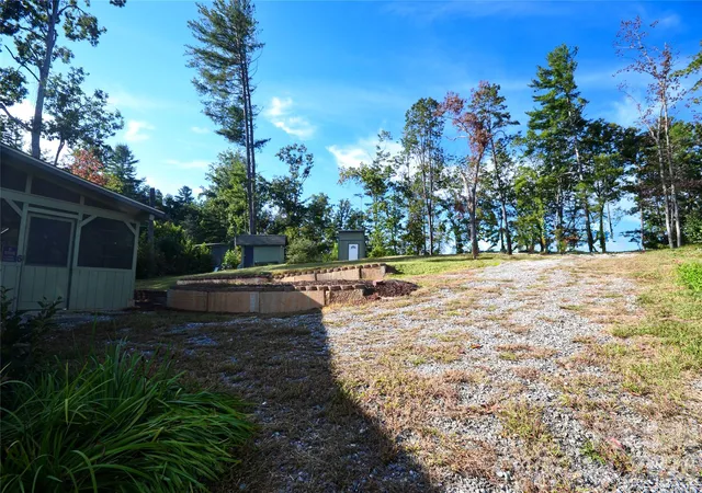Photo 4 of Single family home for sale at 6 Mountain Oaks Dr, Fletcher, NC 28732 | MLS# 4429014 | Listing updated on 2026-10-02