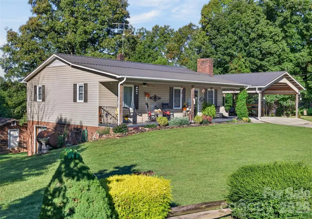 Photo 2 of Single family home for sale at 4425 Littlejohn Church Rd, Lenoir, NC 28645 | MLS# 4429025 | Listing updated on 2026-09-29