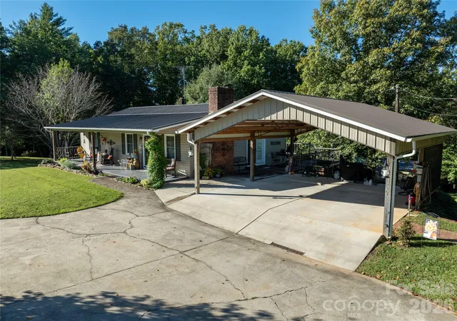 Photo 3 of Single family home for sale at 4425 Littlejohn Church Rd, Lenoir, NC 28645 | MLS# 4429025 | Listing updated on 2026-09-29