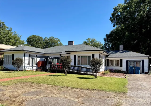 Photo 1 of Single family home for sale at 267 Highway 16 S, Taylorsville, NC 28681 | MLS# 4429028 | Listing updated on 2026-09-28