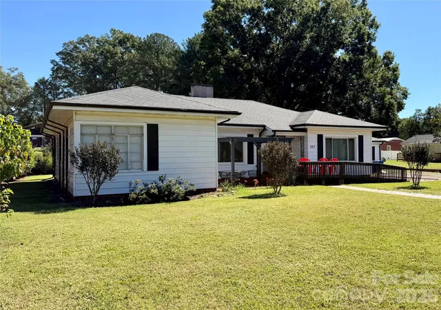 Photo 2 of Single family home for sale at 267 Highway 16 S, Taylorsville, NC 28681 | MLS# 4429028 | Listing updated on 2026-09-28