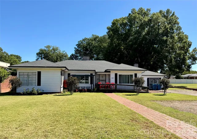 Photo 3 of Single family home for sale at 267 Highway 16 S, Taylorsville, NC 28681 | MLS# 4429028 | Listing updated on 2026-09-28