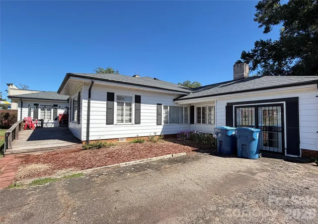 Photo 3 of Single family home for sale at 267 Highway 16 S, Taylorsville, NC 28681 | MLS# 4429028 | Listing updated on 2026-09-28