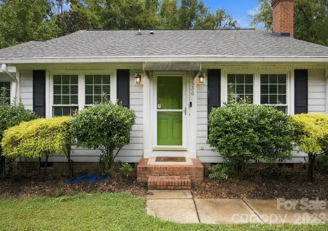 Photo 2 of Single family home for sale at 8536 Woodford Brg Dr, Charlotte, NC 28216 | MLS# 4429035 | Listing updated on 2026-10-26