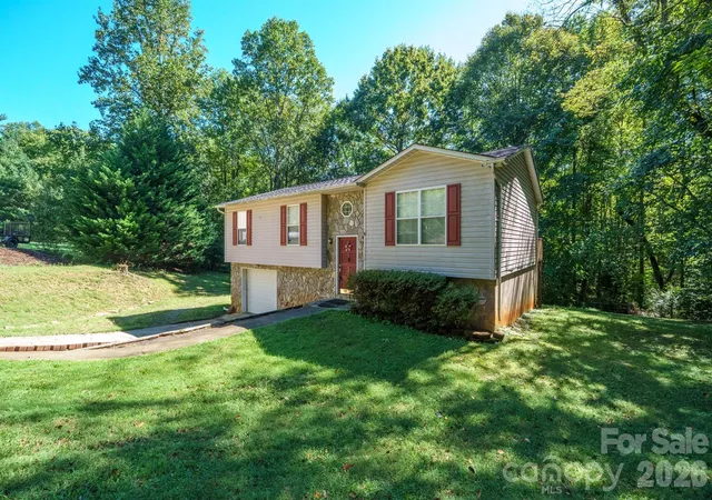 Photo 2 of Single family home for sale at 3234 Smokey Ln, Lenoir, NC 28645 | MLS# 4429038 | Listing updated on 2026-09-29