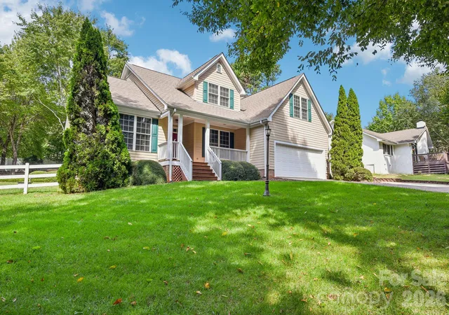 Photo 1 of Single family home for sale at 3573 Lake Shore Rd S, Denver, NC 28037 | MLS# 4429041 | Listing updated on 2026-10-02