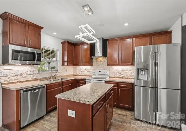 Photo 4 of Single family home for sale at 8824 Merrie Rose Ave, Charlotte, NC 28213 | MLS# 4429042 | Listing updated on 2026-10-07