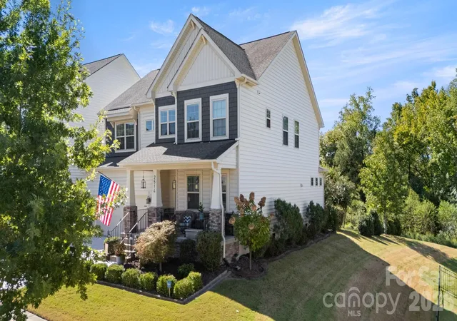 Photo 3 of Single family home for sale at 2514 Richland Balsam Dr, Fort Mill, SC 29715 | MLS# 4429043 | Listing updated on 2026-10-18