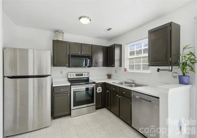 Photo 4 of Townhouse for sale at 9678 Old Gate Dr, Matthews, NC 28105 | MLS# 4429048 | Listing updated on 2026-10-09