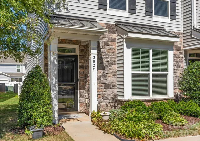 Photo 3 of Townhouse for sale at 202 Waterlynn Ridge Rd #F, Mooresville, NC 28117 | MLS# 4429051 | Listing updated on 2026-10-02