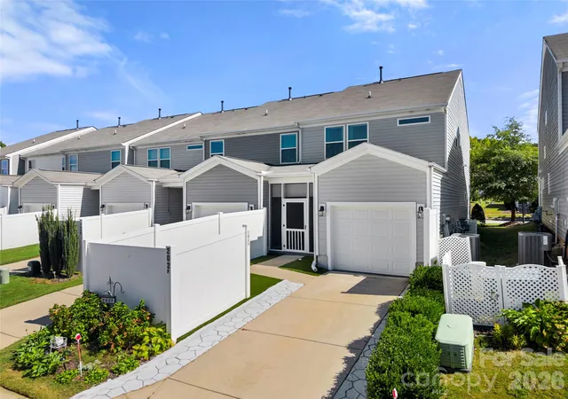 Photo 4 of Townhouse for sale at 202 Waterlynn Ridge Rd #F, Mooresville, NC 28117 | MLS# 4429051 | Listing updated on 2026-10-02