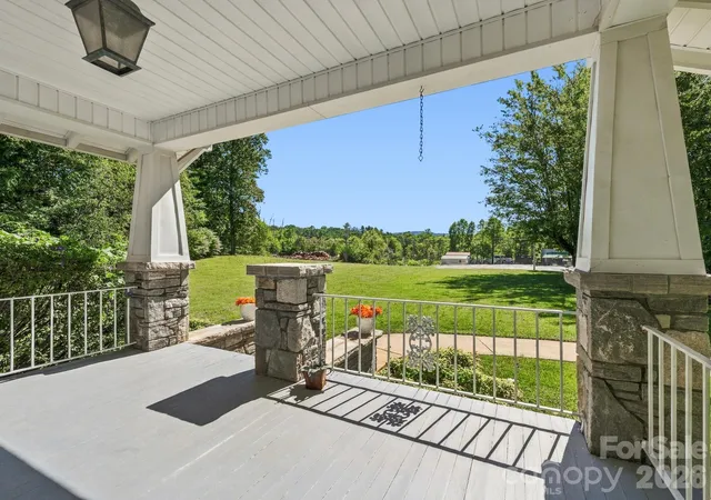 Photo 4 of Single family home for sale at 1308 Charlotte Hwy, Fairview, NC 28730 | MLS# 4429052 | Listing updated on 2026-09-29