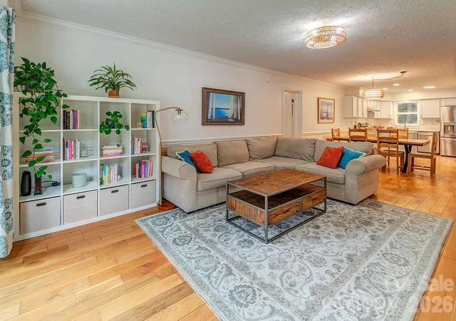 Photo 3 of Single family home for sale at 5 Parkway Crk Dr, Asheville, NC 28803 | MLS# 4429055 | Listing updated on 2026-10-10