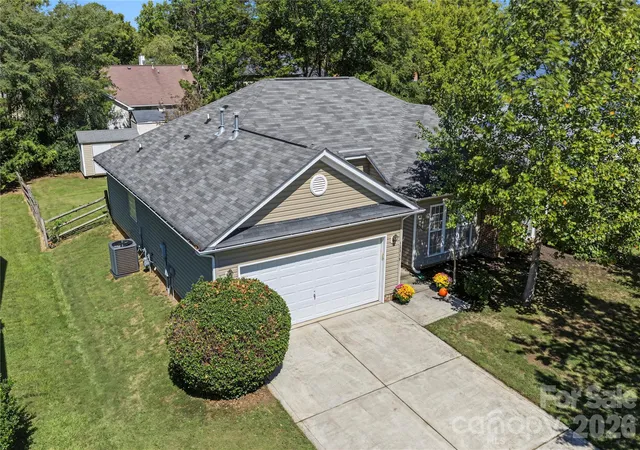 Photo 3 of Single family home for sale at 13318 Planters Row Dr, Charlotte, NC 28278 | MLS# 4429057 | Listing updated on 2026-10-07