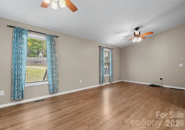 Photo 4 of Single family home for sale at 80 Hidden Blf Ln, Horse Shoe, NC 28742 | MLS# 4429058 | Listing updated on 2026-10-09