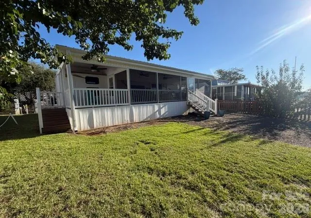 Photo 3 of Single family home for sale at 325 Mount View Ln, New London, NC 28127 | MLS# 4429063 | Listing updated on 2026-09-28