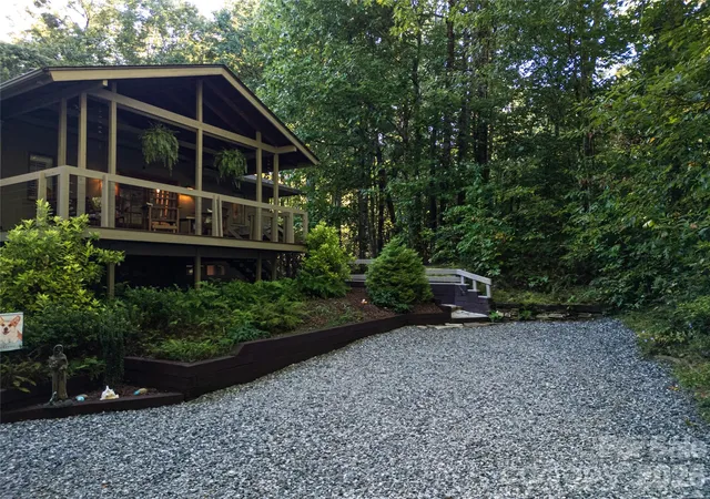 Photo 3 of Sale Pending at 139 Panther Gap Rd, Brevard, NC 28712 | MLS# 4429065 | Listing updated on 2026-10-12