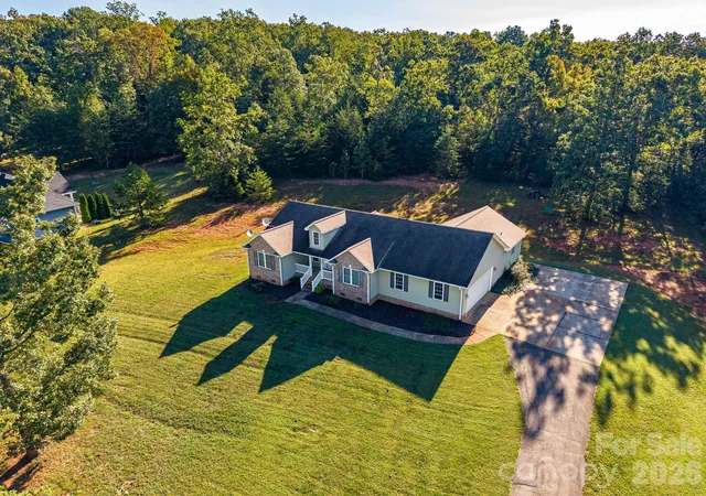 Photo 3 of Single family home for sale at 4252 Goodson Rd, Maiden, NC 28650 | MLS# 4429073 | Listing updated on 2026-10-02