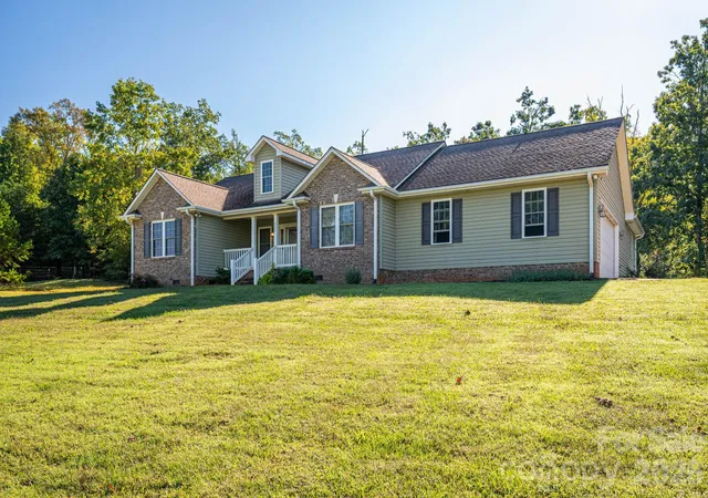 Photo 3 of Single family home for sale at 4252 Goodson Rd, Maiden, NC 28650 | MLS# 4429073 | Listing updated on 2026-10-02