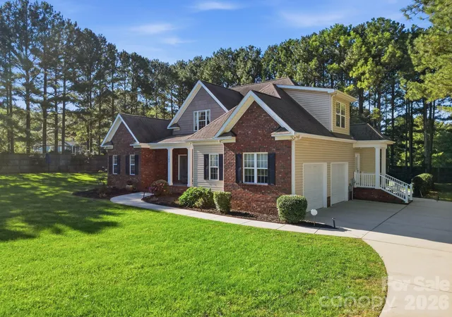 Photo 3 of Sale Pending at 107 Dupree Ln, Mooresville, NC 28115 | MLS# 4429074 | Listing updated on 2026-10-03