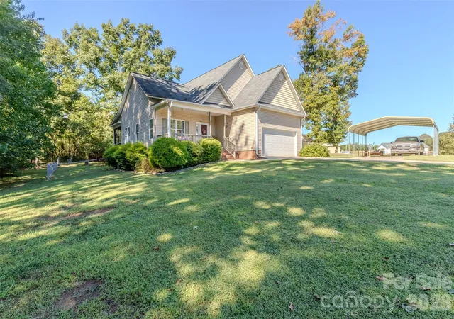 Photo 3 of Single family home for sale at 9008 Meredith Leigh Ln, Cherryville, NC 28021 | MLS# 4429079 | Listing updated on 2026-09-29