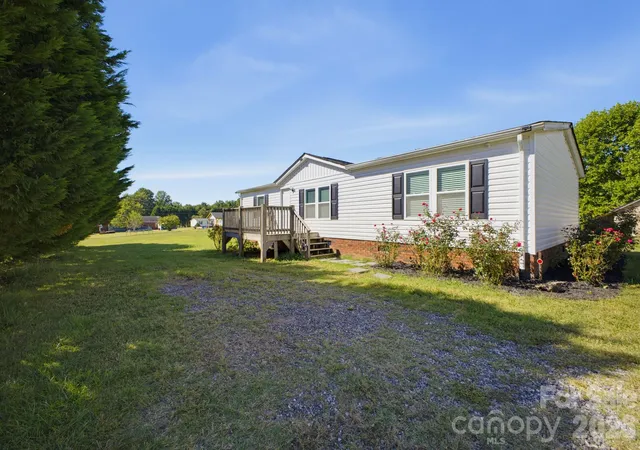 Photo 3 of Single family home for sale at 129 Titanium Dr, Statesville, NC 28625 | MLS# 4429081 | Listing updated on 2026-10-06