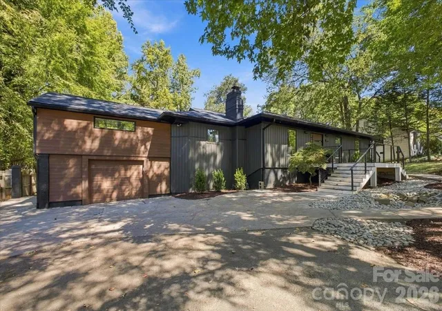 Photo 1 of Single family home for sale at 3301 Archdale Dr, Charlotte, NC 28210 | MLS# 4429085 | Listing updated on 2026-10-01