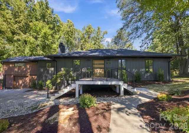 Photo 2 of Single family home for sale at 3301 Archdale Dr, Charlotte, NC 28210 | MLS# 4429085 | Listing updated on 2026-10-01