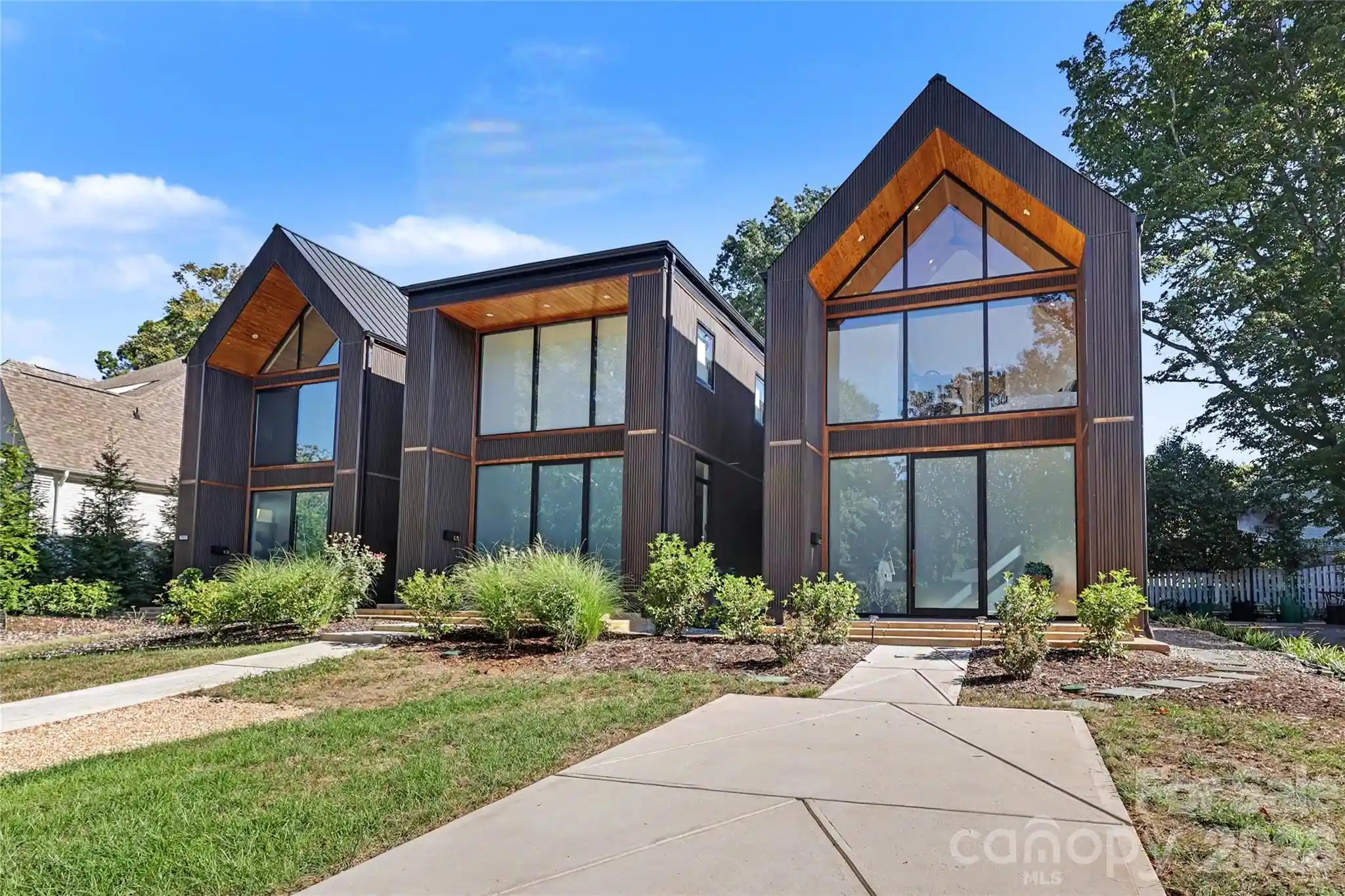 Listing Photo 1 - Condo for sale in 5447 Topping Pl located at 5447 Topping Pl, Charlotte, NC 28209 - Unit 5447 Topping Pl