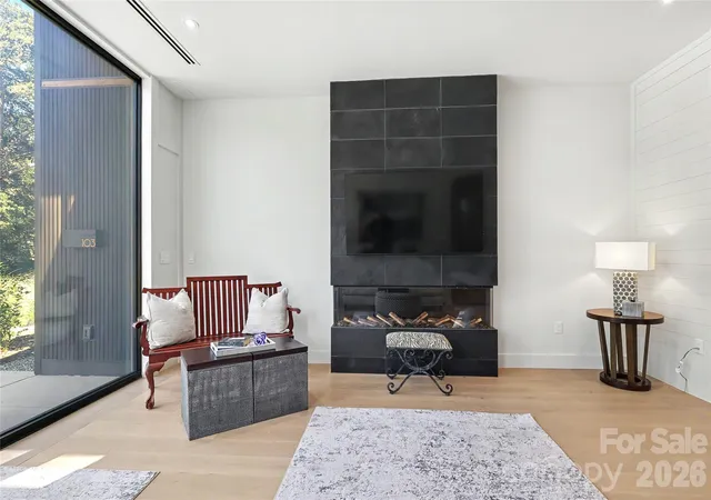 Photo 4 of Condo for sale at 5447 Topping Pl, Charlotte, NC 28209 | MLS# 4429089 | Listing updated on 2026-10-01