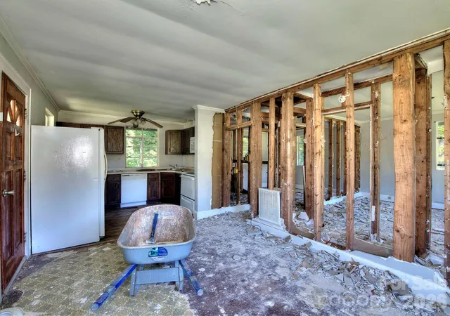 Photo 4 of Single family home for sale at 213 Hahn Pl SE, Concord, NC 28025 | MLS# 4429094 | Listing updated on 2026-09-29