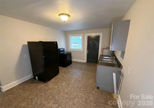 Listing Photo 5 - Condo for sale in building located at 320 Harrison St, Charlotte, NC 28208
