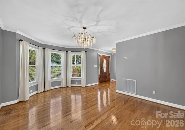 Photo 4 of Single family home for sale at 1058 13th Avenue Pl NW, Hickory, NC 28601 | MLS# 4429107 | Listing updated on 2026-10-01