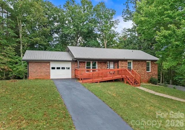 Photo 1 of Single family home for sale at 431 Pine Ridge Rd, Mars Hill, NC 28754 | MLS# 4429123 | Listing updated on 2026-10-09