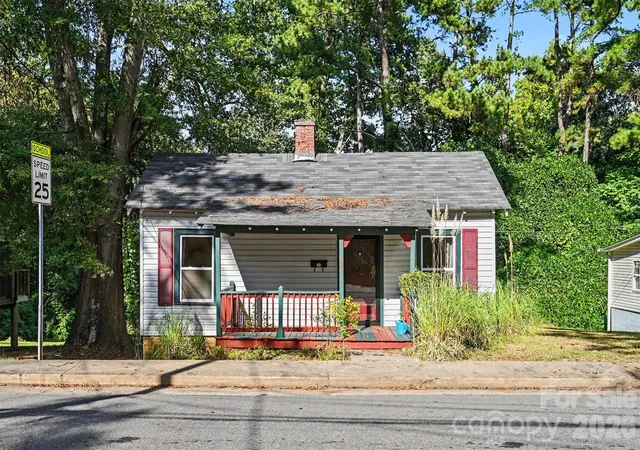 Photo 3 of Single family home for sale at 607 S Harding Ave, Kannapolis, NC 28083 | MLS# 4429124 | Listing updated on 2026-10-01