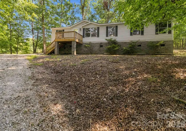 Photo 3 of Single family home for sale at 2212 Wildwood Dr, York, SC 29745 | MLS# 4429128 | Listing updated on 2026-09-29