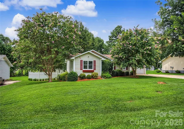 Photo 2 of Single family home for sale at 3567 Carington Ln, Statesville, NC 28625 | MLS# 4429130 | Listing updated on 2026-10-03