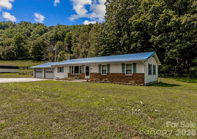 Photo 1 of Single family home for sale at 1878 Bolens Crk Rd, Burnsville, NC 28714 | MLS# 4429138 | Listing updated on 2026-10-01