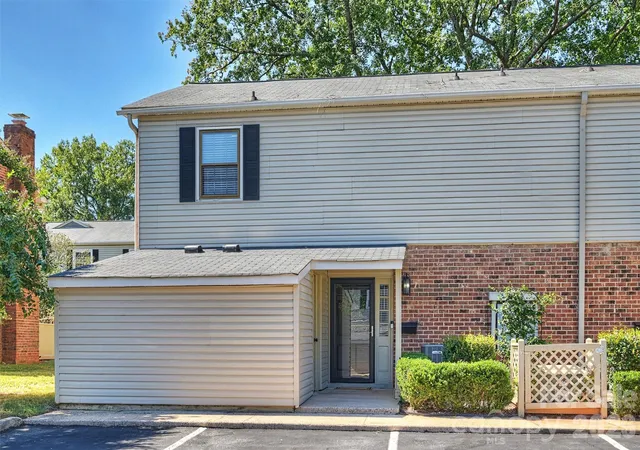 Condo for sale at 5915 Quail Holw Rd #A, Charlotte, NC 28210 | MLS# 4429141