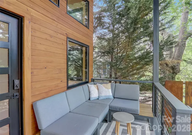 Photo 4 of Single family home for sale at 10 Cornelia St, Asheville, NC 28801 | MLS# 4429143 | Listing updated on 2026-10-02
