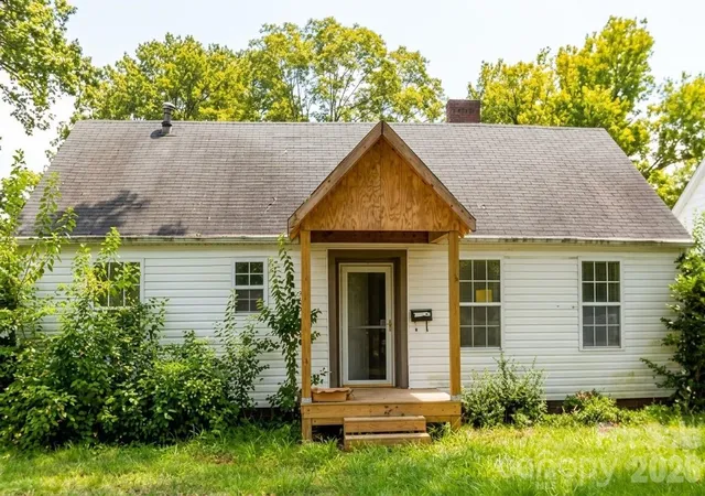 Photo 1 of Single family home for sale at 2101 Camp Greene St, Charlotte, NC 28208 | MLS# 4429152 | Listing updated on 2026-09-30