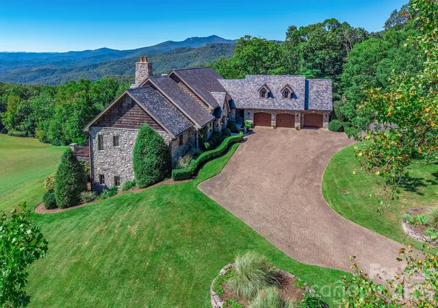 Photo 1 of Mansion for sale at 733 Dogwood Ln, Blowing Rock, NC 28605 | MLS# 4429155 | Listing updated on 2026-10-16