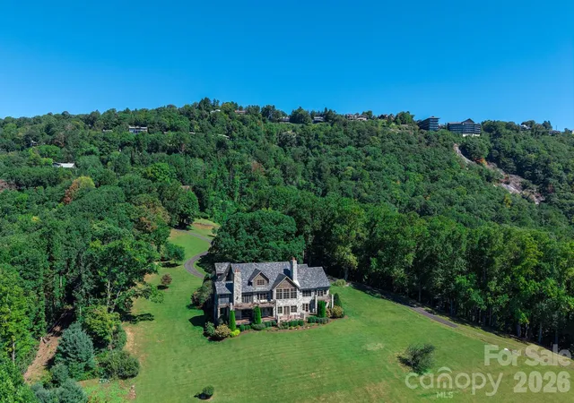 Photo 3 of Mansion for sale at 733 Dogwood Ln, Blowing Rock, NC 28605 | MLS# 4429155 | Listing updated on 2026-10-16