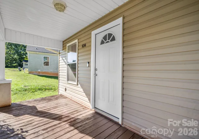 Photo 2 of Single family home for sale at 934 Fairview Dr Sw, Lenoir, NC 28645 | MLS# 4429159 | Listing updated on 2026-10-05